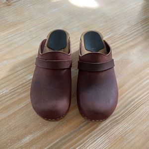 Sangrens Clogs Tokyo Plum Size 39 Used - Good Condition